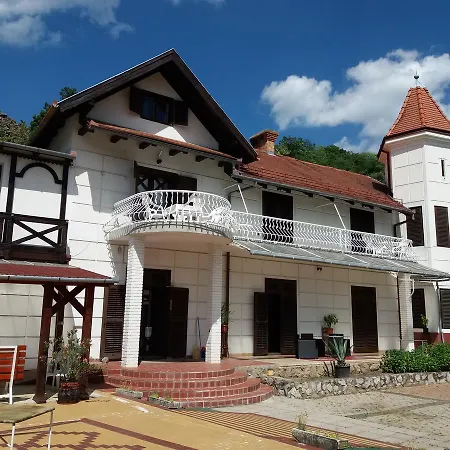 Valcsics Villa Panzio-3